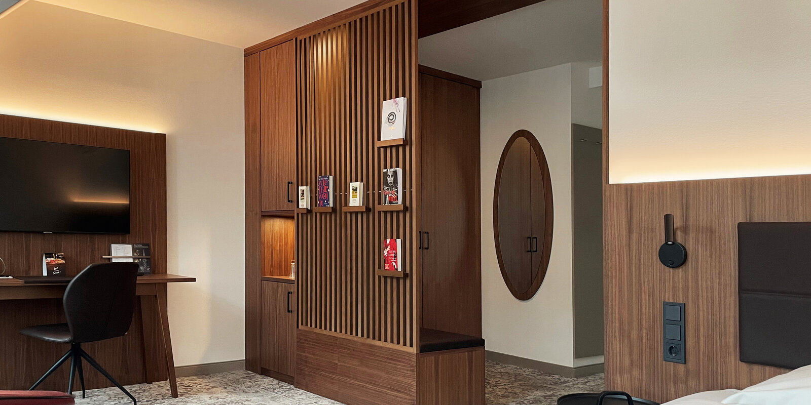 zieflekoch Zumnorde Zimmer Schlafzimmer Schreibtisch Holz Regal Bücherregal Raumtrenner