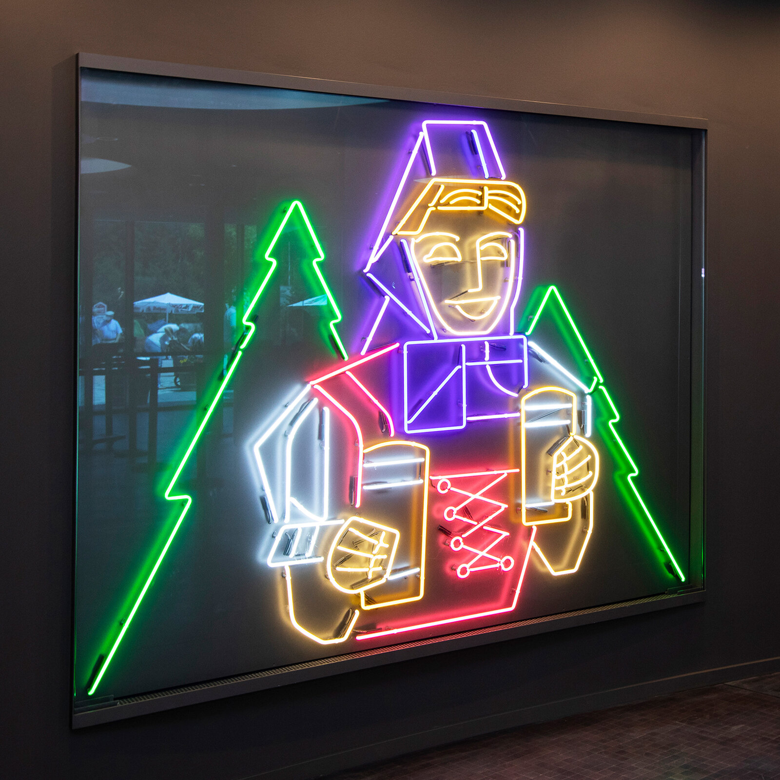 zieflekoch GenussWelt Rothaus Restaurant Neonschild Schild Neon Gastraum Holz