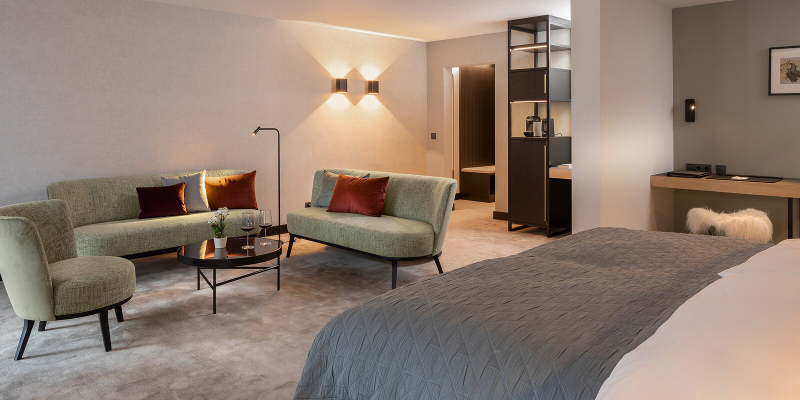 zieflekoch Engel Obertal Sitzecke Sofa Couch Zimmer Schlafzimmer Bett Doppelbett Holz