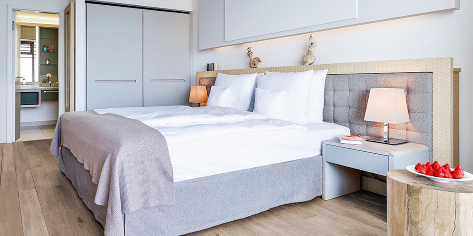 zieflekoch Budersand Sylt Doppelbett Bett Holz Treibholz Schlafzimmer Beistelltisch Bad Badezimmer Schrank