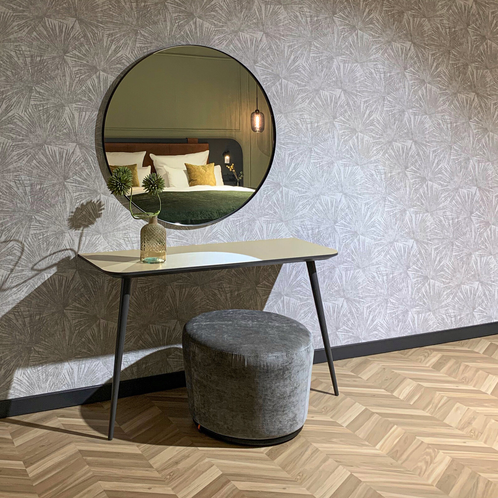 zieflekoch musterzimmer zofie zimmer bett doppelbett samt hängeleuchte hocker spiegel schreibtisch