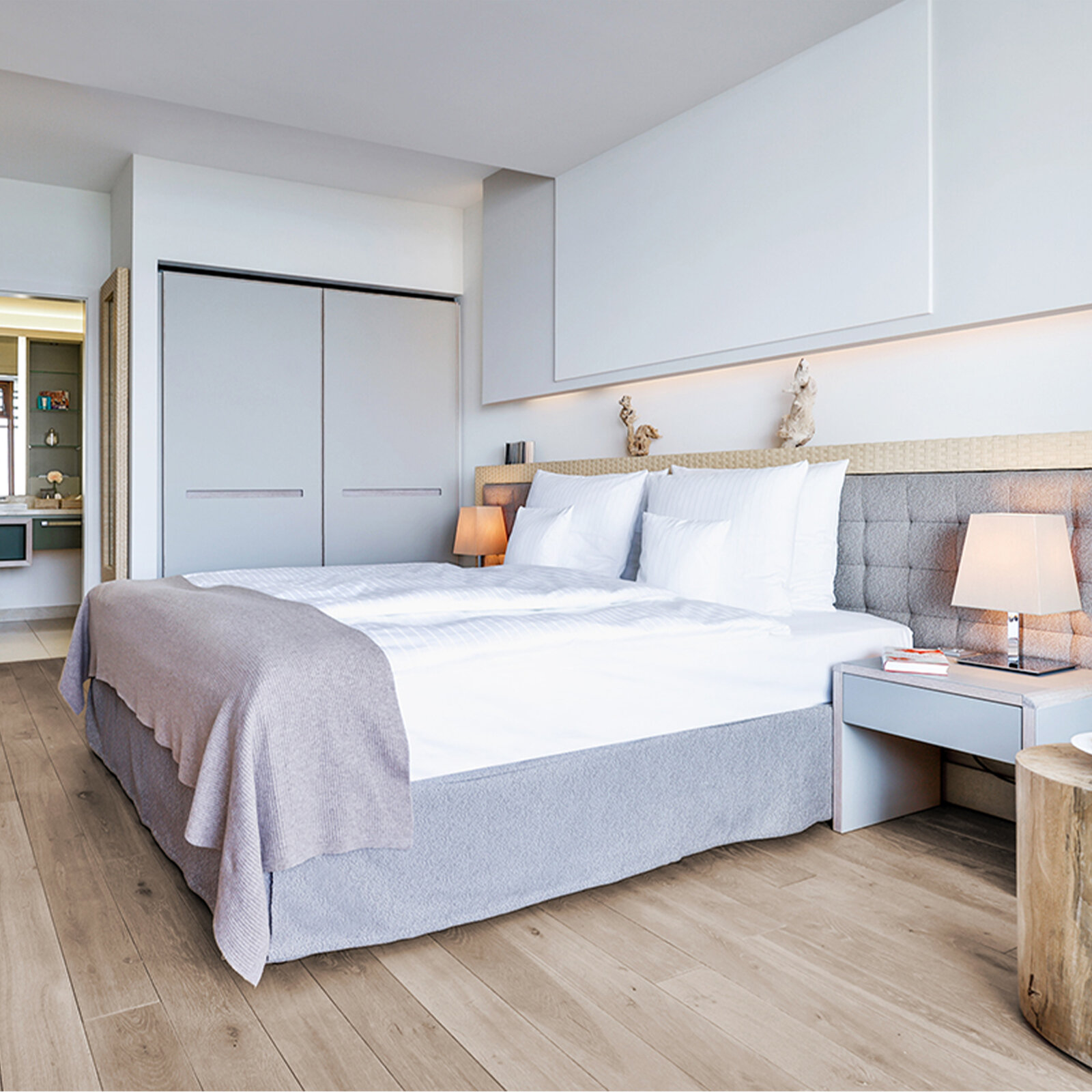 zieflekoch Budersand Sylt Doppelbett Bett Holz Treibholz Schlafzimmer Beistelltisch Bad Badezimmer Schrank