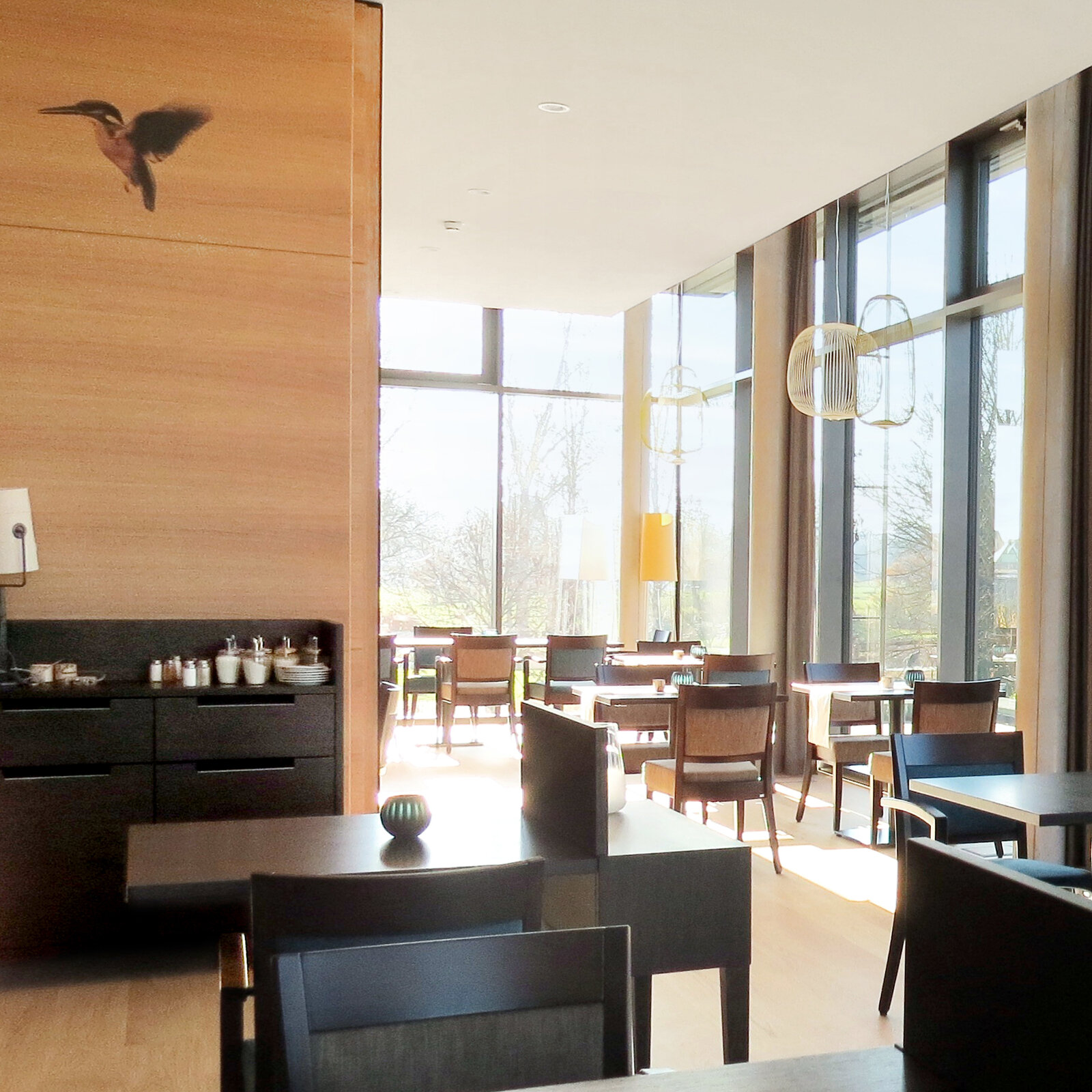 zieflekoch Fachkliniken Gesundheitszentrum Federsee Schöttle Stube Vogel Restaurant Gastraum Kantine Tische Holz
