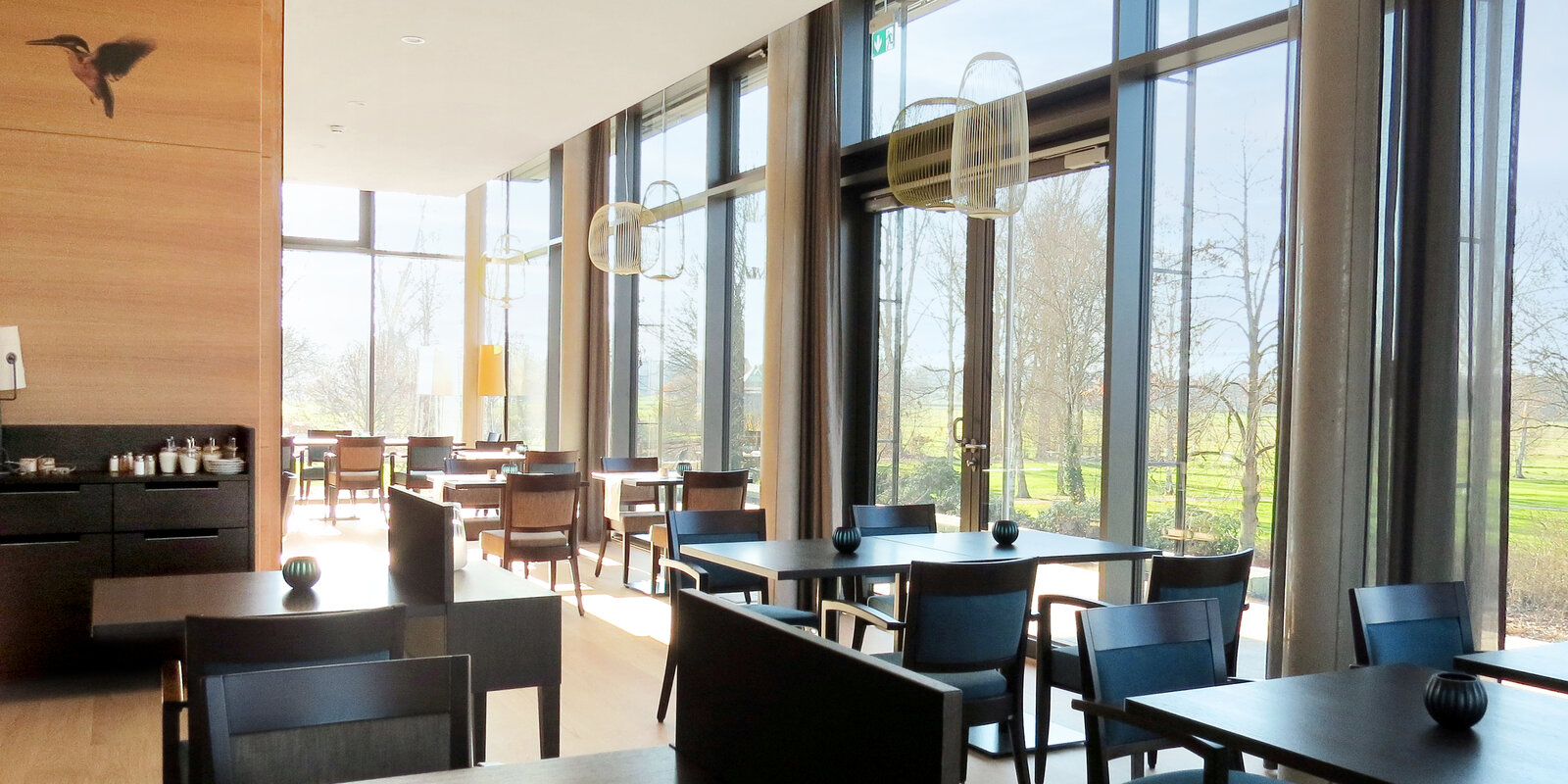 zieflekoch Fachkliniken Gesundheitszentrum Federsee Schöttle Stube Vogel Restaurant Gastraum Kantine Tische Holz