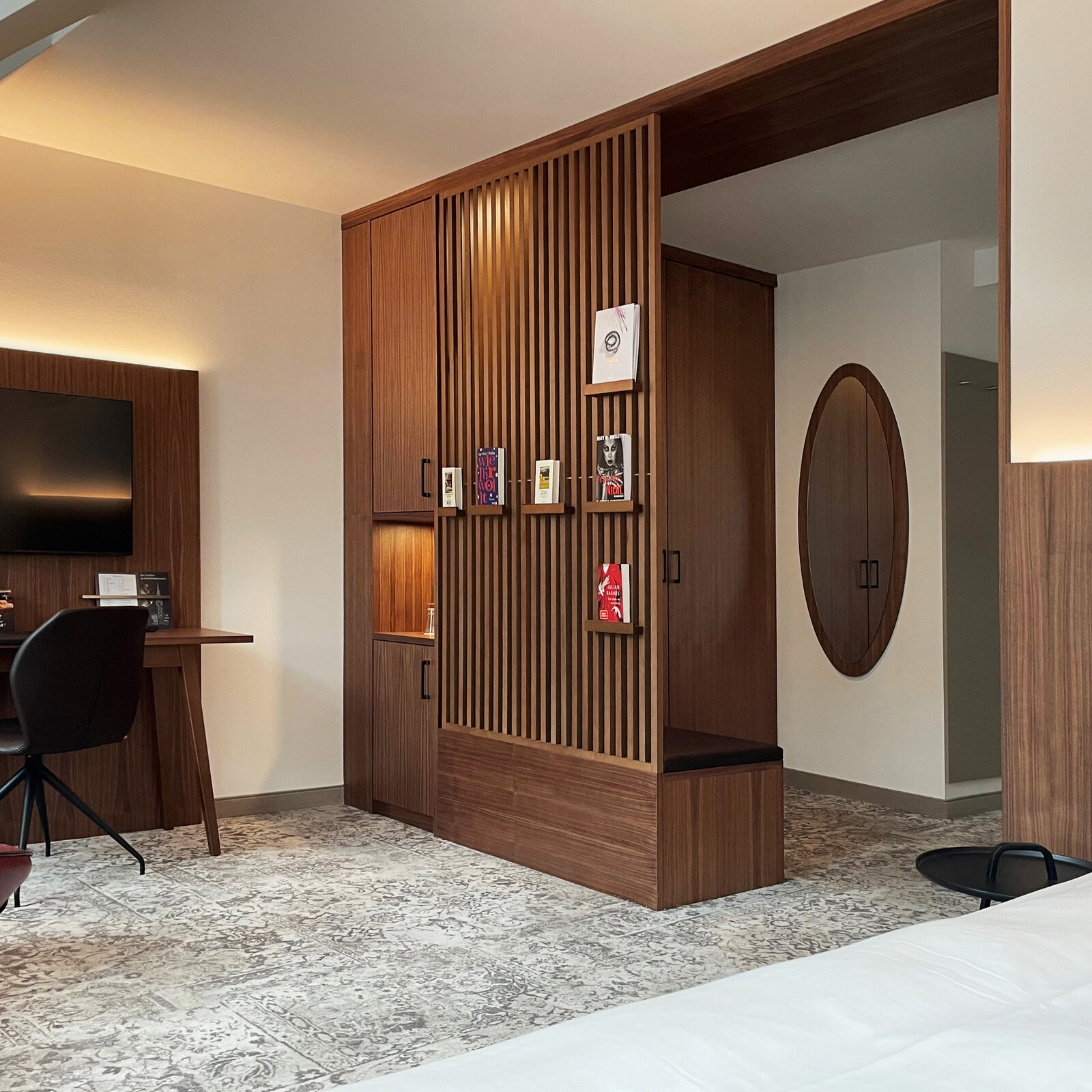 zieflekoch Zumnorde Zimmer Schlafzimmer Schreibtisch Holz Regal Bücherregal Raumtrenner