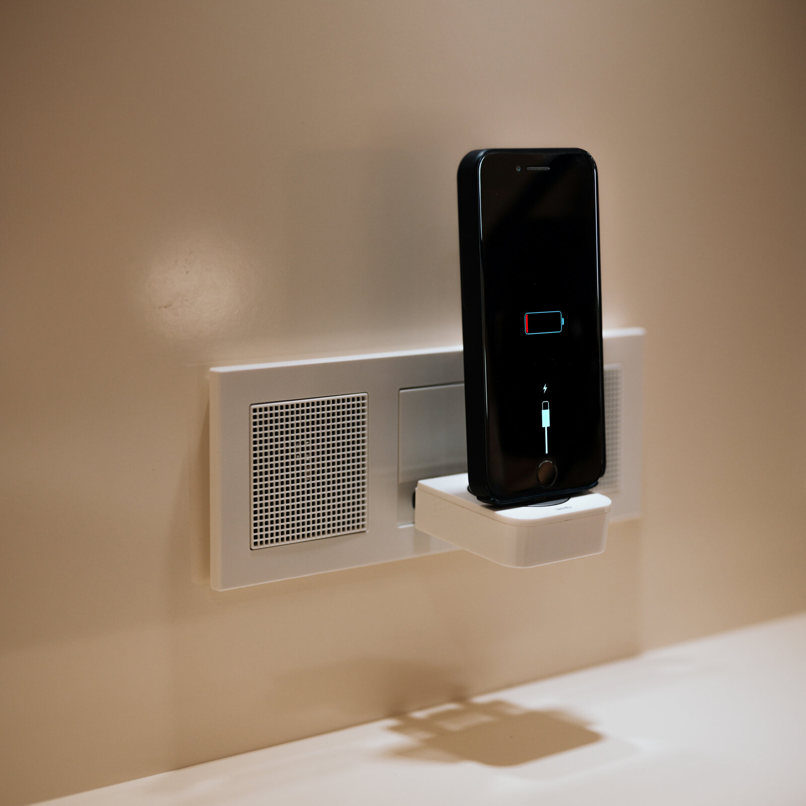 Extras im Hotelzimmer für mehr Komfort: Charging Station