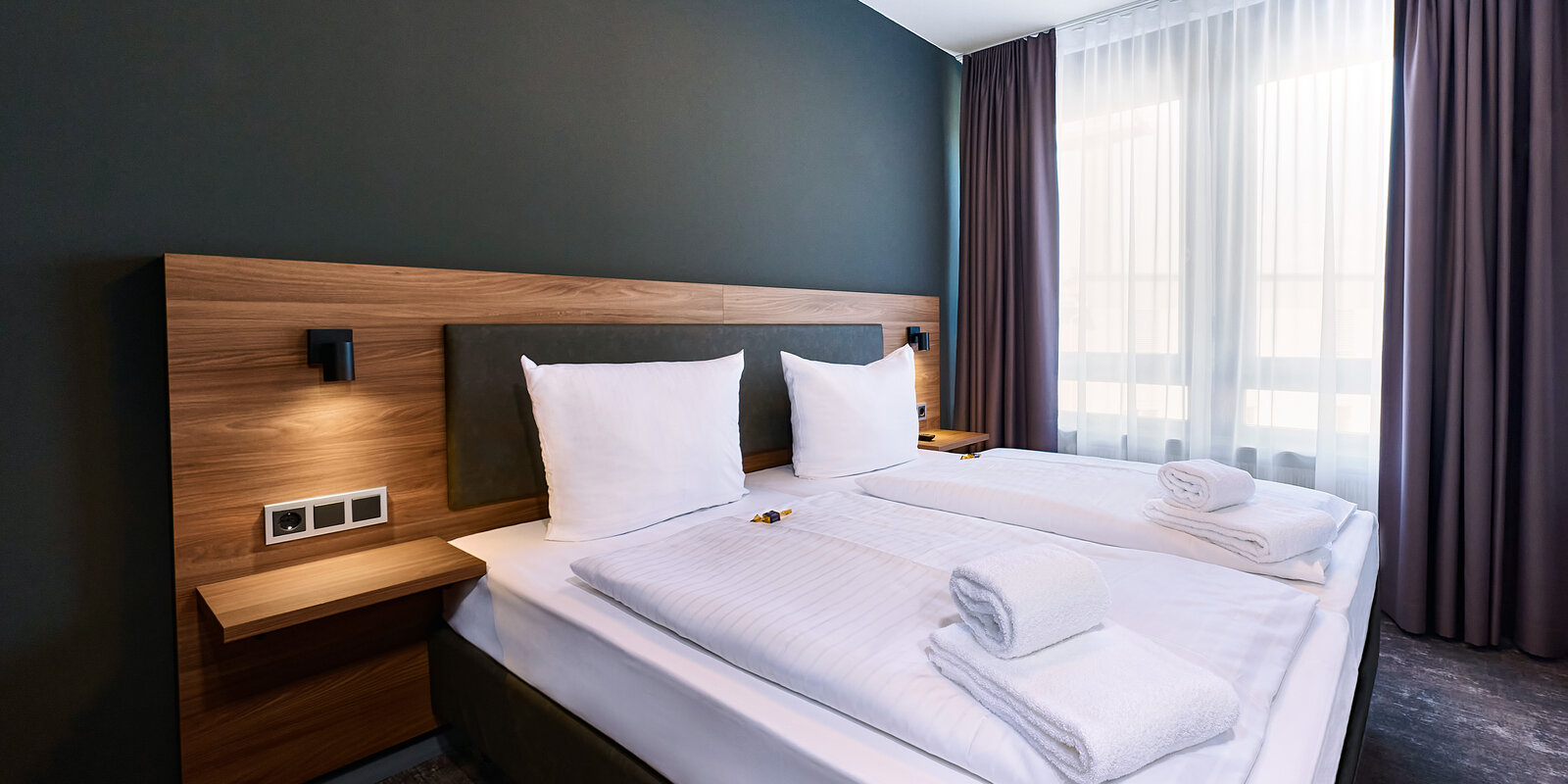 zieflekoch Rhönkitz Zimmer Schlafzimmer Bett Holz