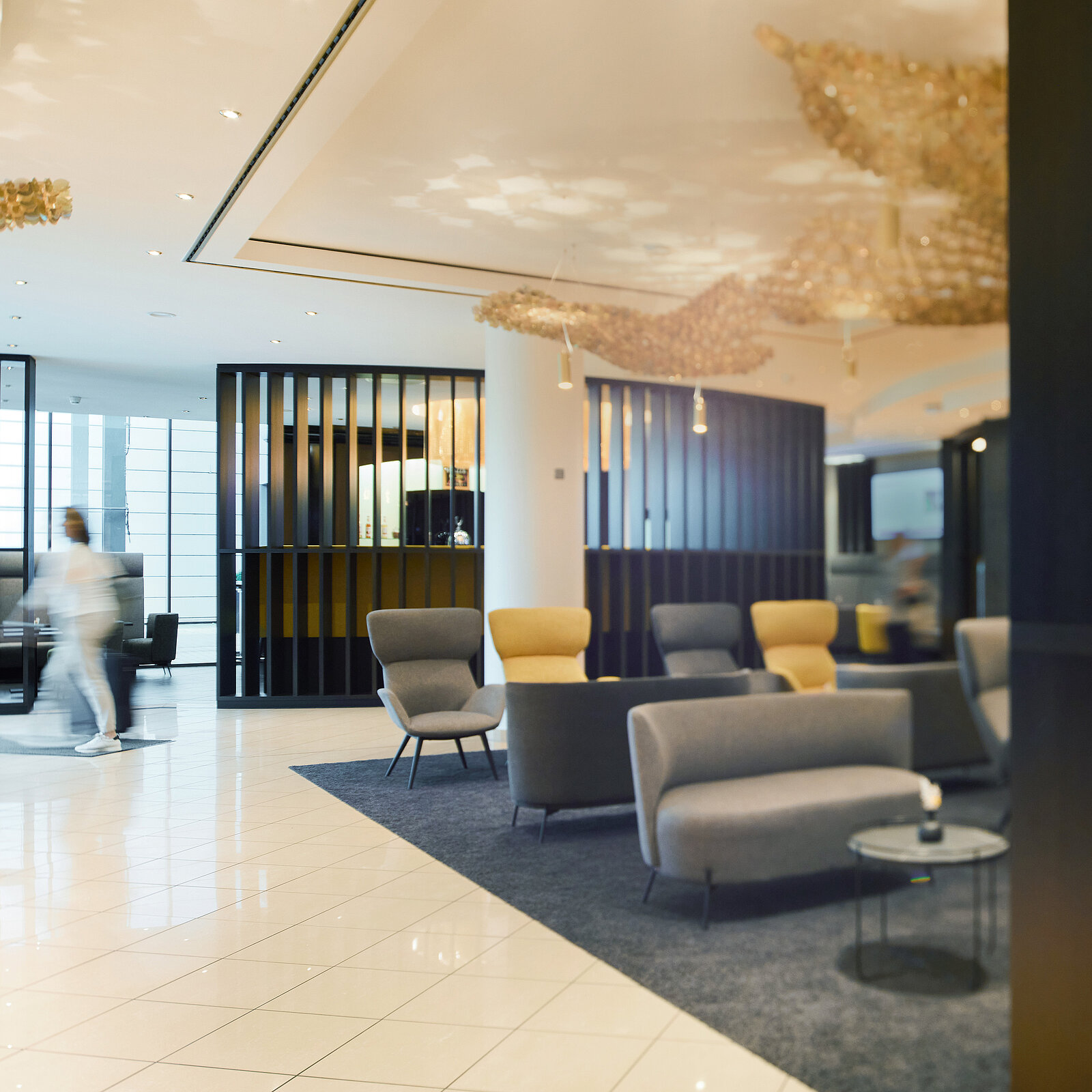 zieflekoch Esperanto Empfang Lobby Sessel Holz