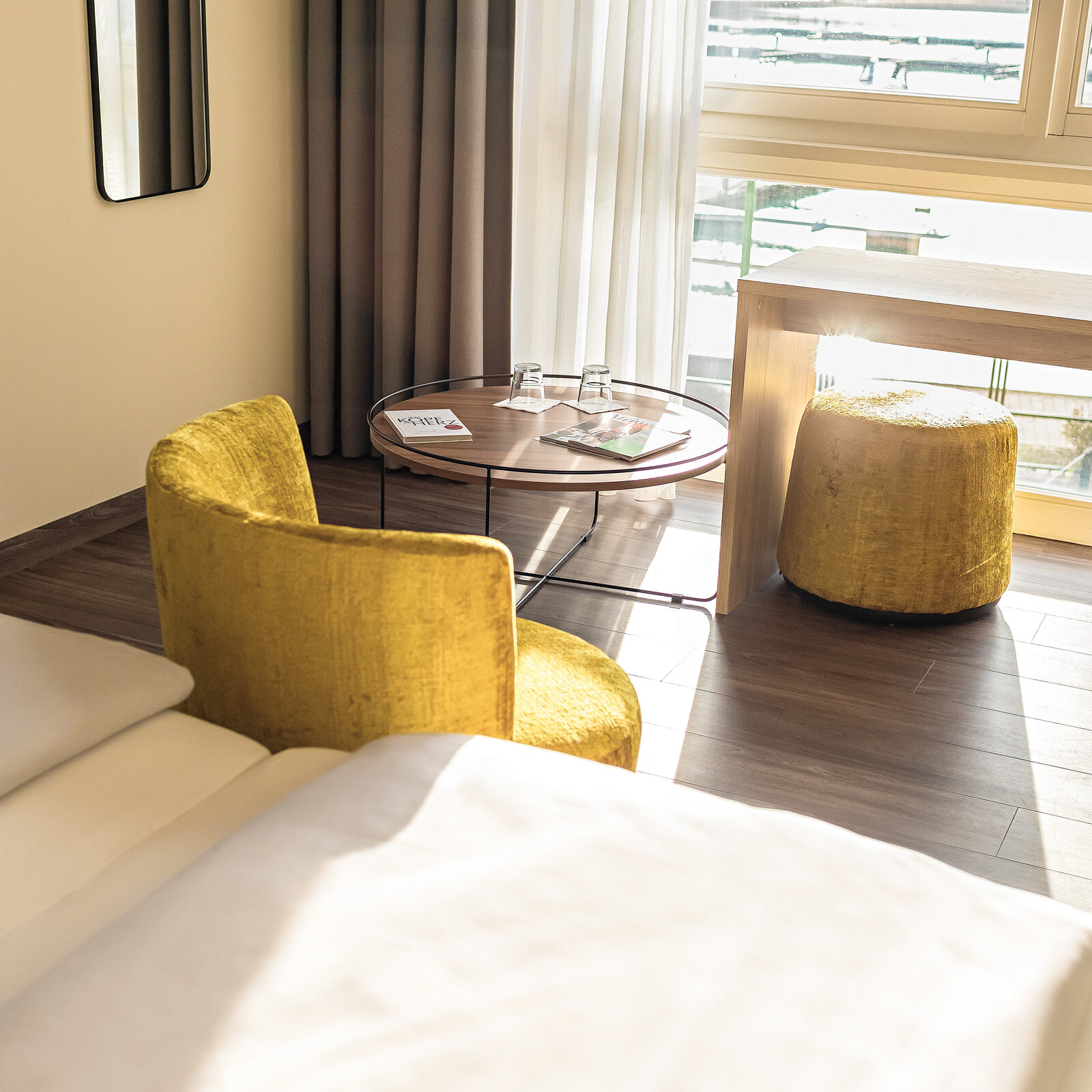 Zieflekoch Hotel Lagovida Ferienresort Casa Marina Zimmer doppelzimmer gebeizte Eiche Bett Doppelbett Polstersessel Schreibtisch