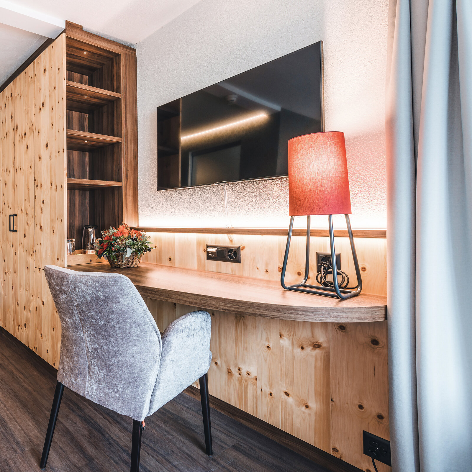 zieflekoch Laudinella Zimmer Schreibtisch Schrank Regal Holz
