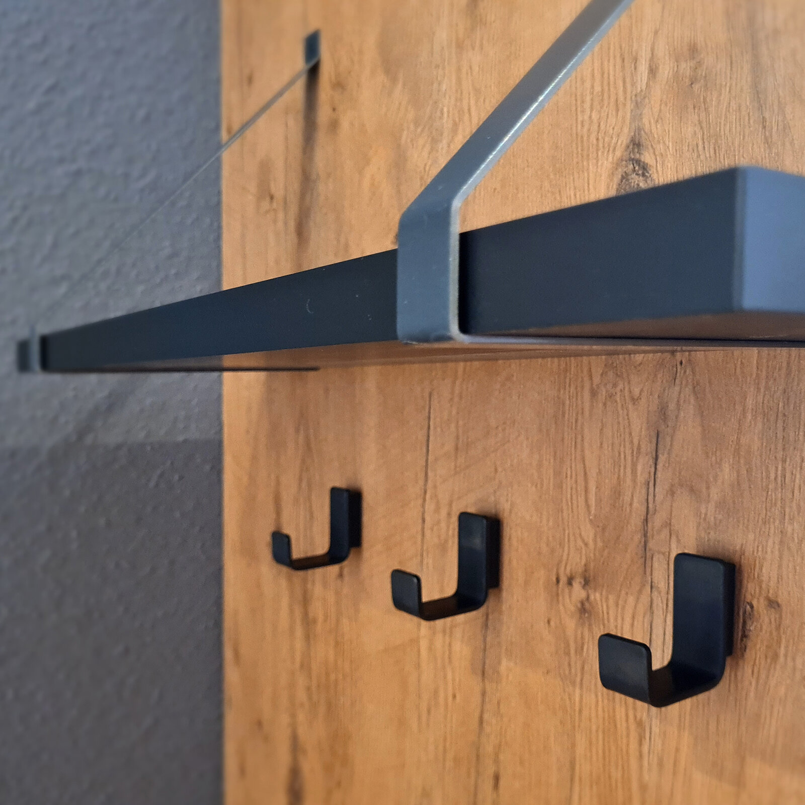 zieflekoch hotel studierendenhotel holz garderobe haken brett