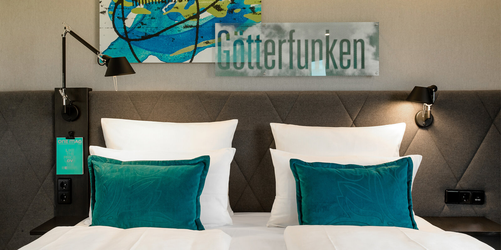 zieflekoch Motel One Bonn Zimmer Doppelzimmer Bett Doppelbett Götterfunken Stoff Holz