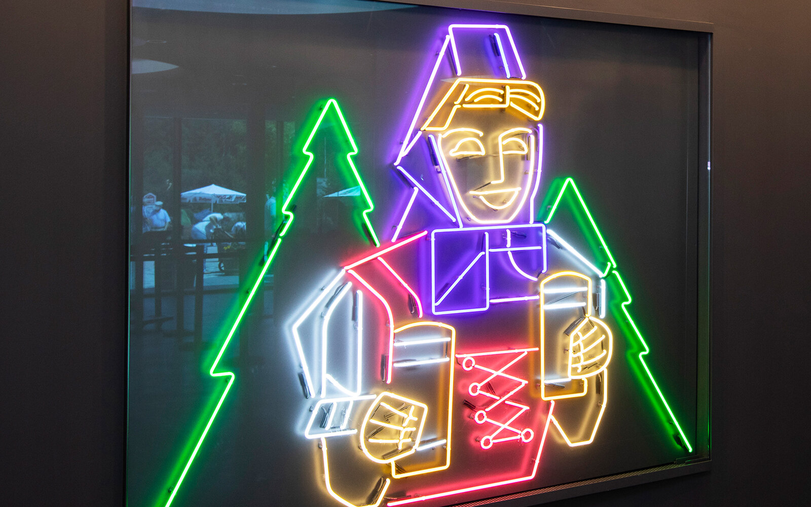 zieflekoch GenussWelt Rothaus Restaurant Neonschild Schild Neon Gastraum Holz