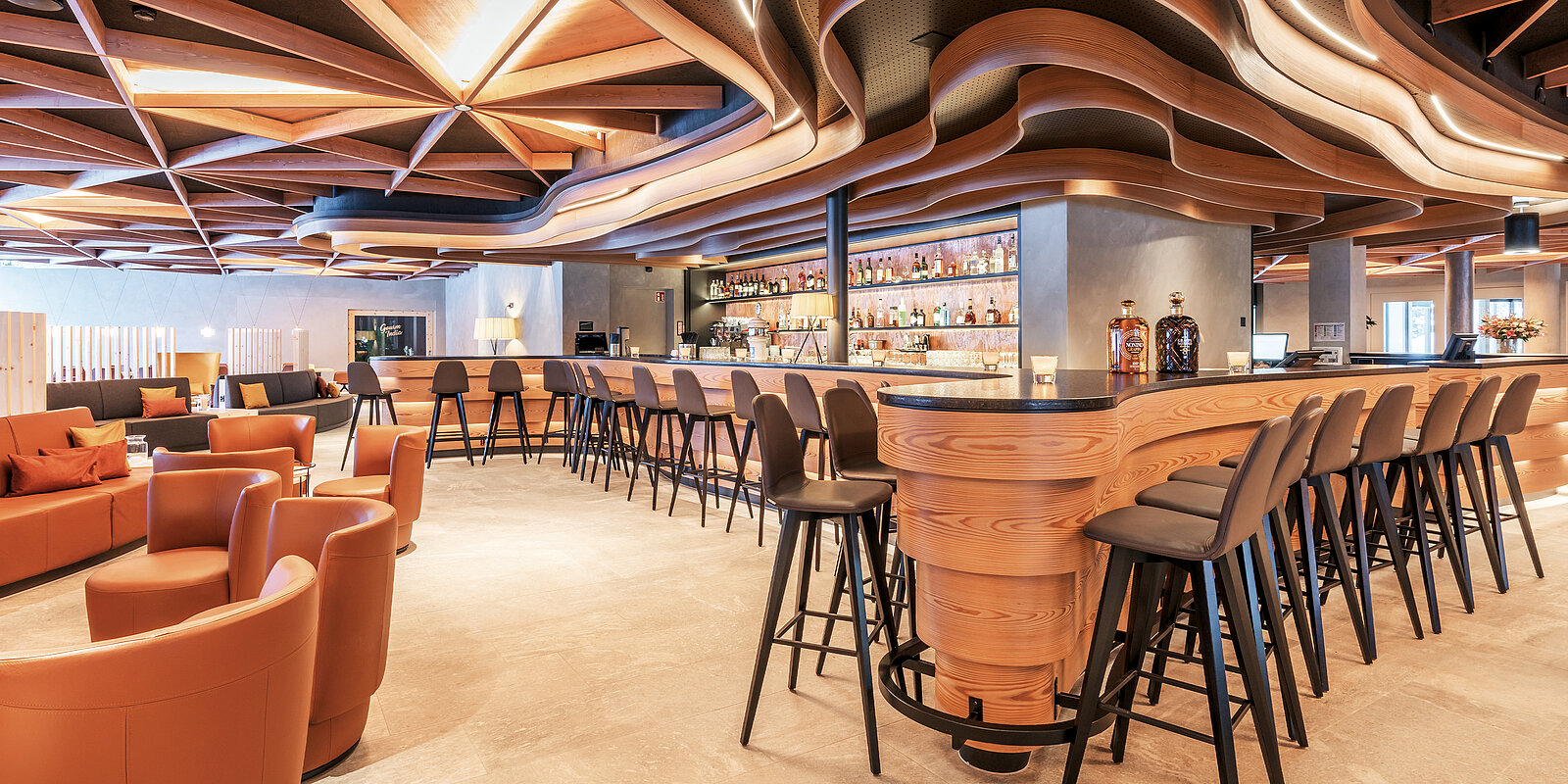 Hotel Laudinella organisch gestaltete Bar