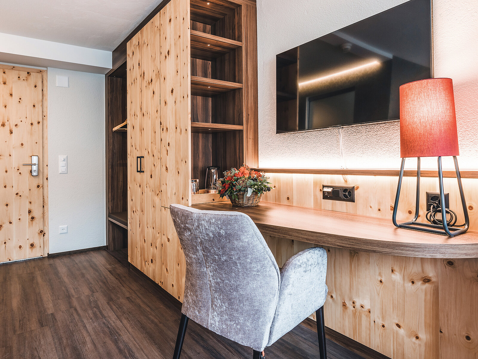 zieflekoch Laudinella Zimmer Schreibtisch Schrank Regal Holz